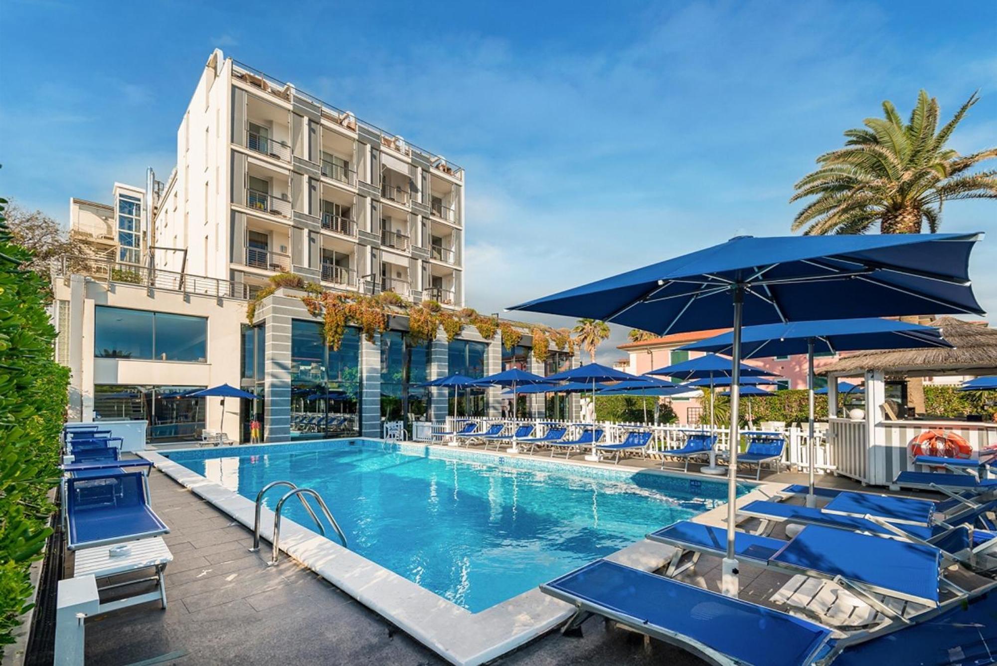 Hotel Excelsior Marina di Massa Exterior photo